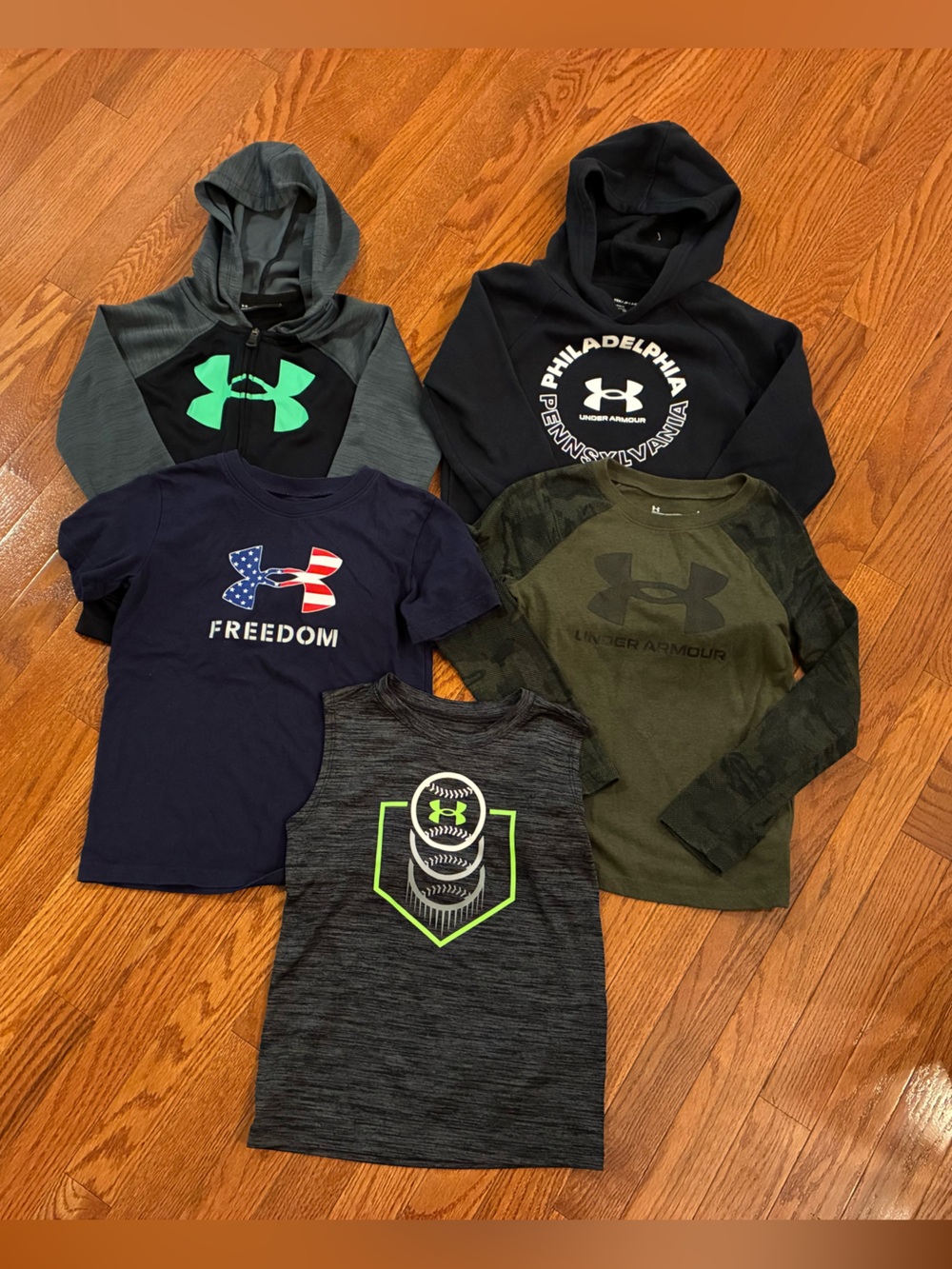 Under Armour Kids' Hoodies & Tees - Navy, Gray, Green, Black Size 6 and 7